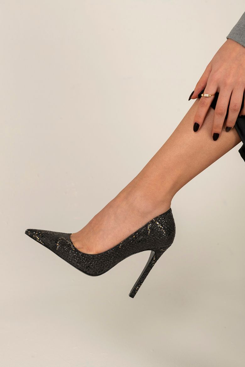 Fia İnce Topuk 12 Cm Siyah Gold Yılan Desenli Stiletto resmi