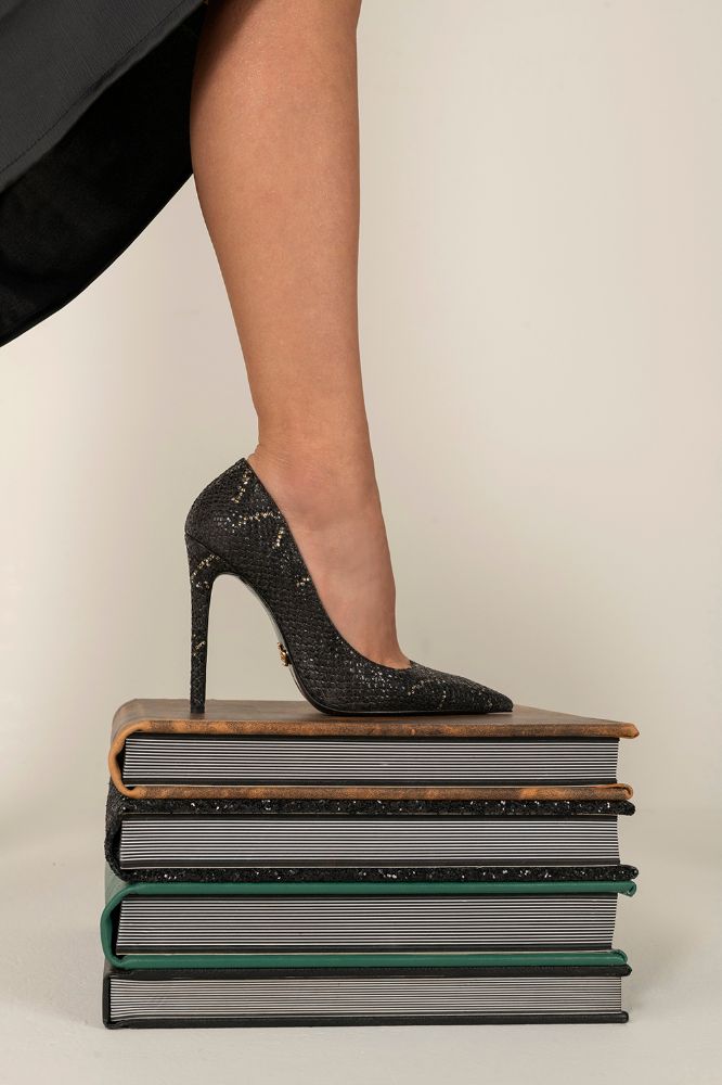 Fia İnce Topuk 12 Cm Siyah Gold Yılan Desenli Stiletto resmi