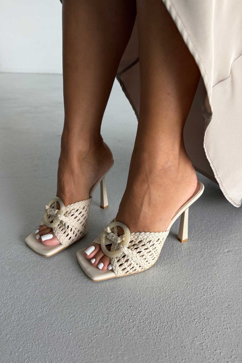 Effie Halka Detaylı İnce Topuk 8 Cm Ten Örgü Sandalet resmi