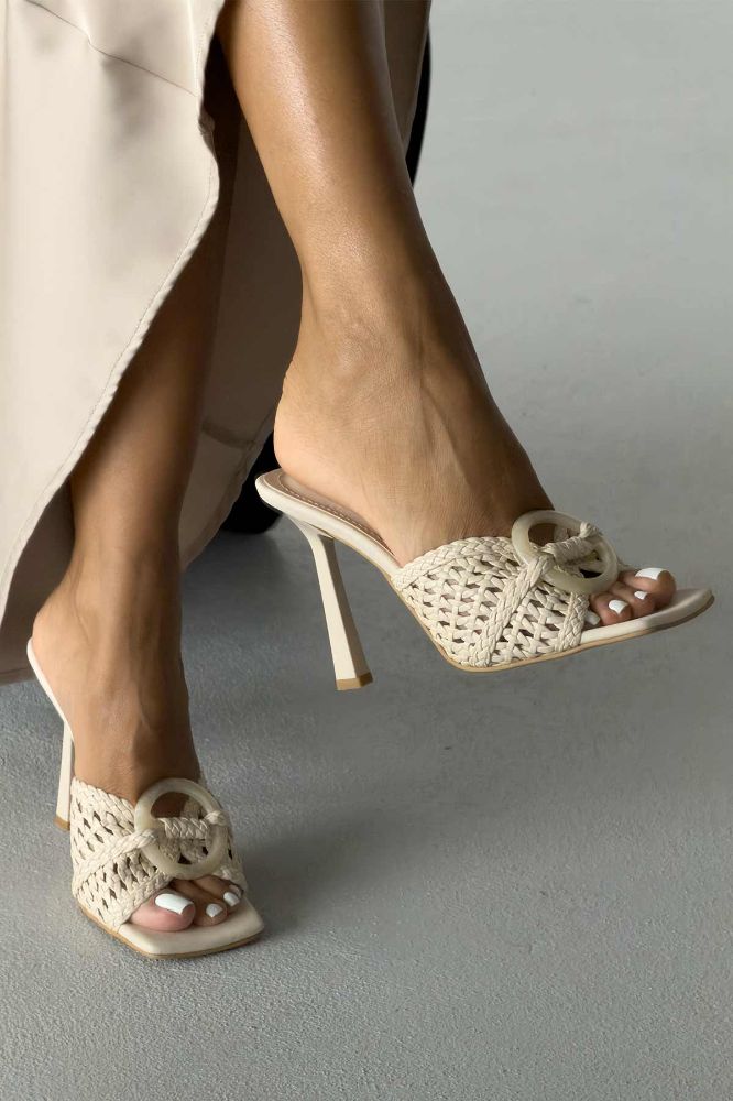 Effie Halka Detaylı İnce Topuk 8 Cm Ten Örgü Sandalet resmi