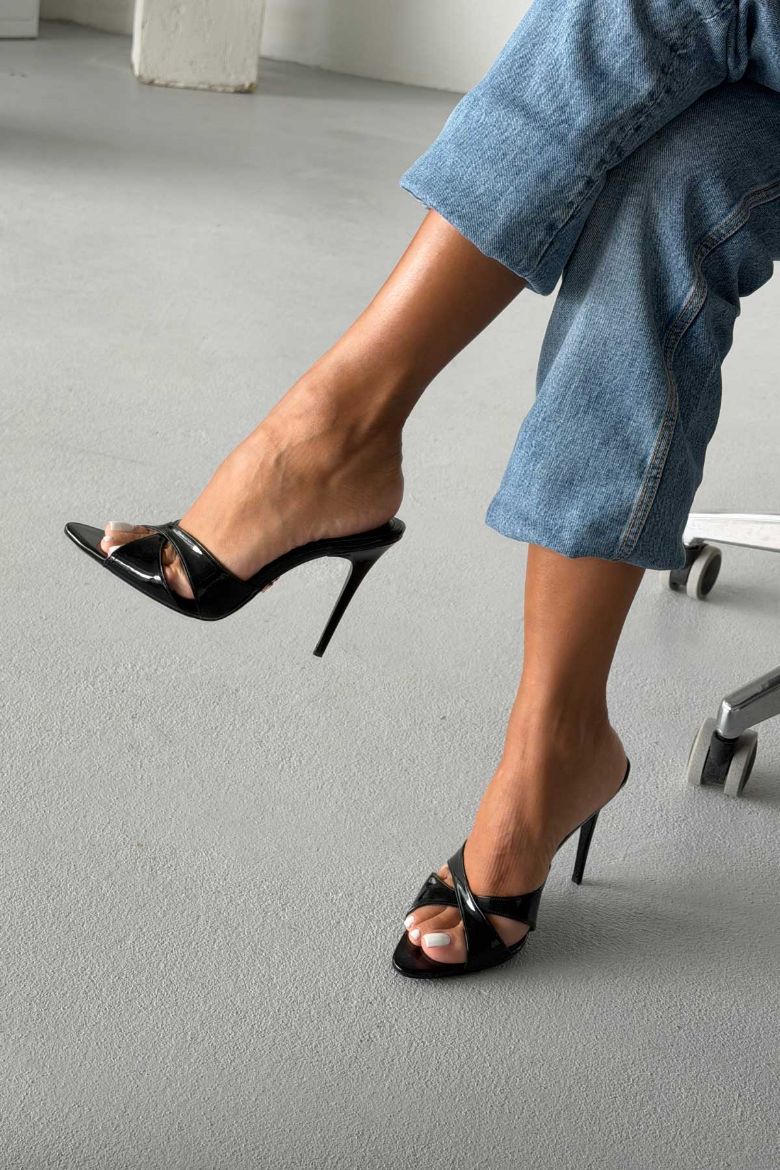 Ophelia  İNCE TOPUK 10 CM SİYAH RUGAN TERLİK resmi