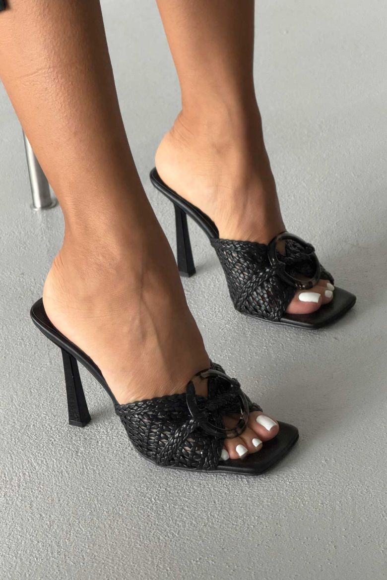 Effie Halka Detaylı İnce Topuk 8 Cm Siyah Örgü Sandalet resmi