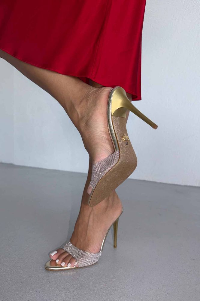 Julieta Simli Taban İnce Topuk 10 Cm Gold Kırışık Terlik resmi