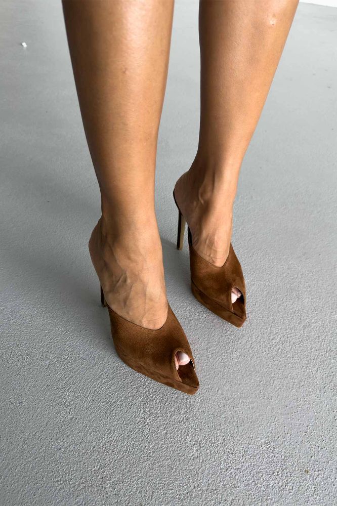 Hannah Burnu Açık İnce Topuk 13 Cm Kahverengi Süet Terlik resmi