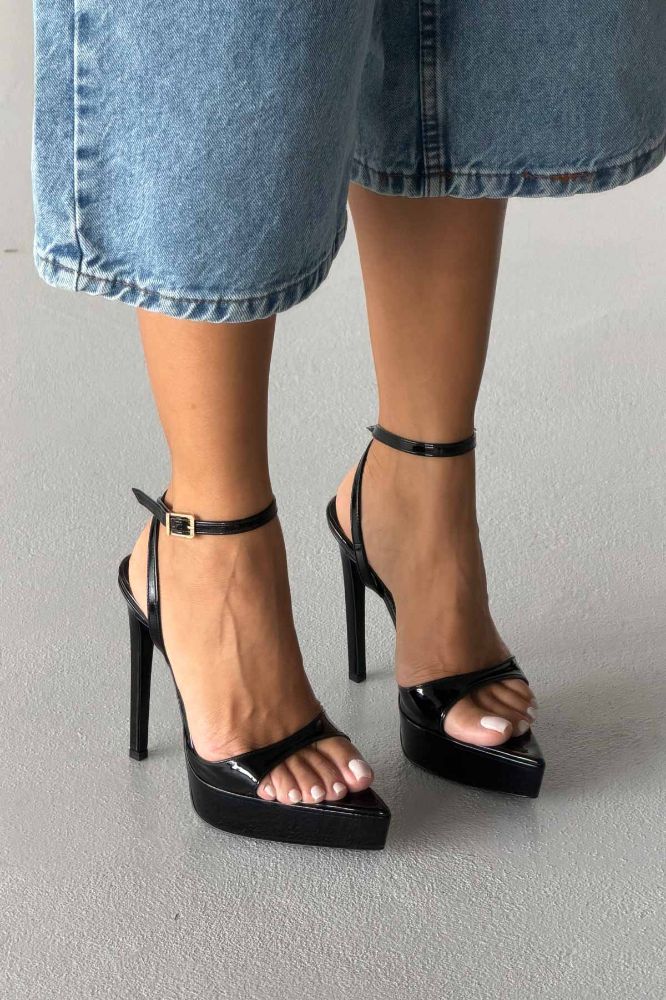 Giulia Bilekten Bantlı İnce Topuk 13 Cm Siyah Rugan Platform resmi