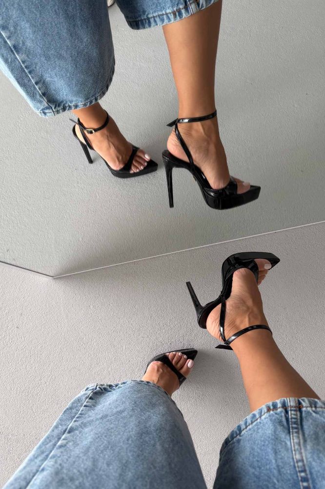 Giulia Bilekten Bantlı İnce Topuk 13 Cm Siyah Rugan Platform resmi