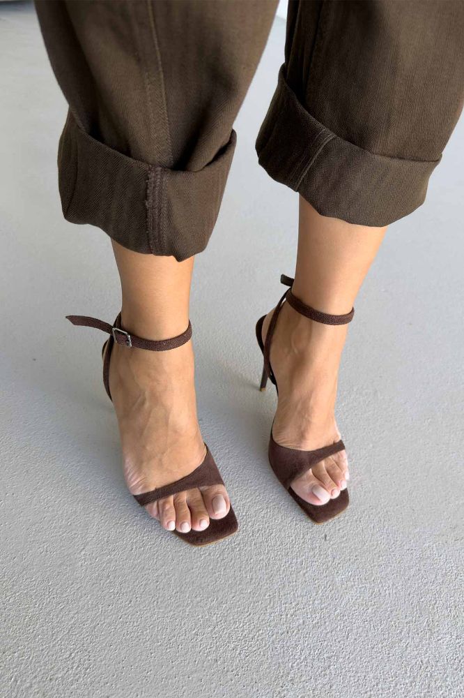 Bory Bilekten Bantlı İnce Topuk 10 Cm Acı Kahve Süet Topuklu Ayakkabı resmi