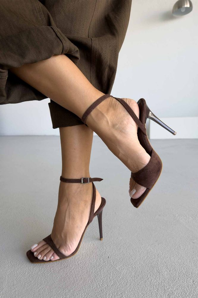 Bory Bilekten Bantlı İnce Topuk 10 Cm Acı Kahve Süet Topuklu Ayakkabı resmi