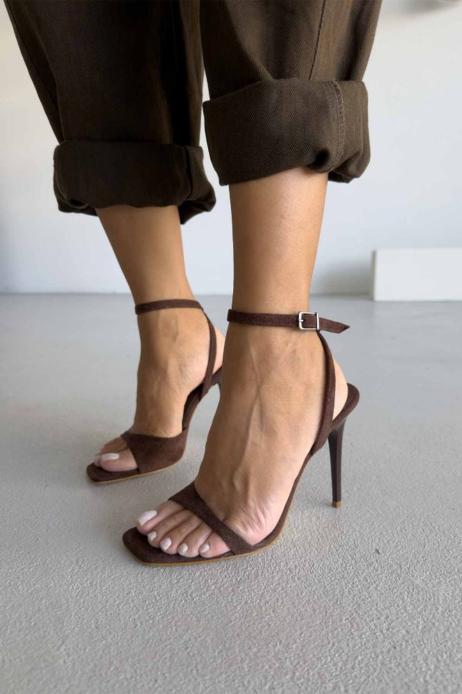 Bory Bilekten Bantlı İnce Topuk 10 Cm Acı Kahve Süet Topuklu Ayakkabı resmi