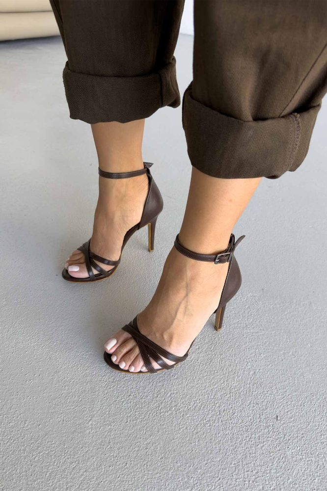 Liliana Bilekten Bantlı İnce Topuk 10 Cm Acı Kahve Mat Topuklu Ayakkabı resmi