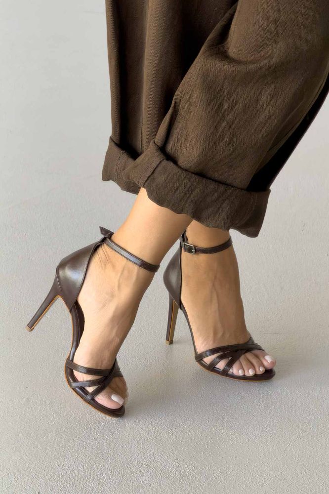 Liliana Bilekten Bantlı İnce Topuk 10 Cm Acı Kahve Mat Topuklu Ayakkabı resmi
