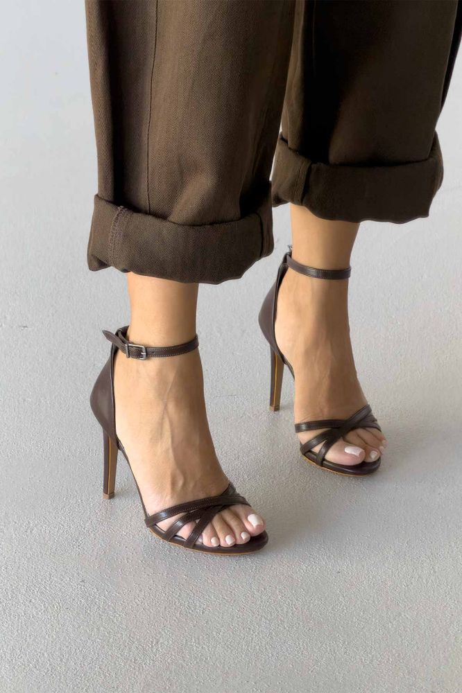 Liliana Bilekten Bantlı İnce Topuk 10 Cm Acı Kahve Mat Topuklu Ayakkabı resmi
