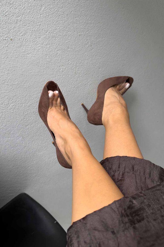 Loan Şeffaf Detaylı İnce Topuk 10 Cm Acı Kahve Süet Stiletto resmi
