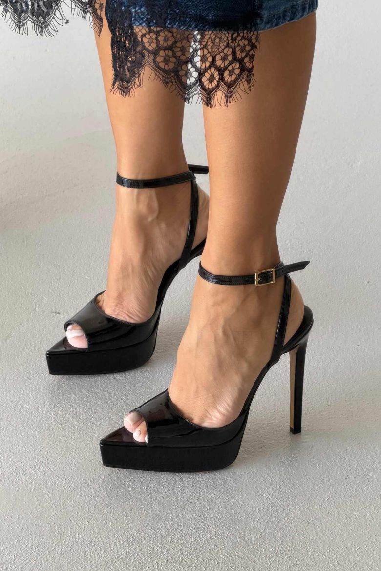 Linus Bilekten Bantlı İnce Topuk 13 Cm Siyah Rugan Platform resmi