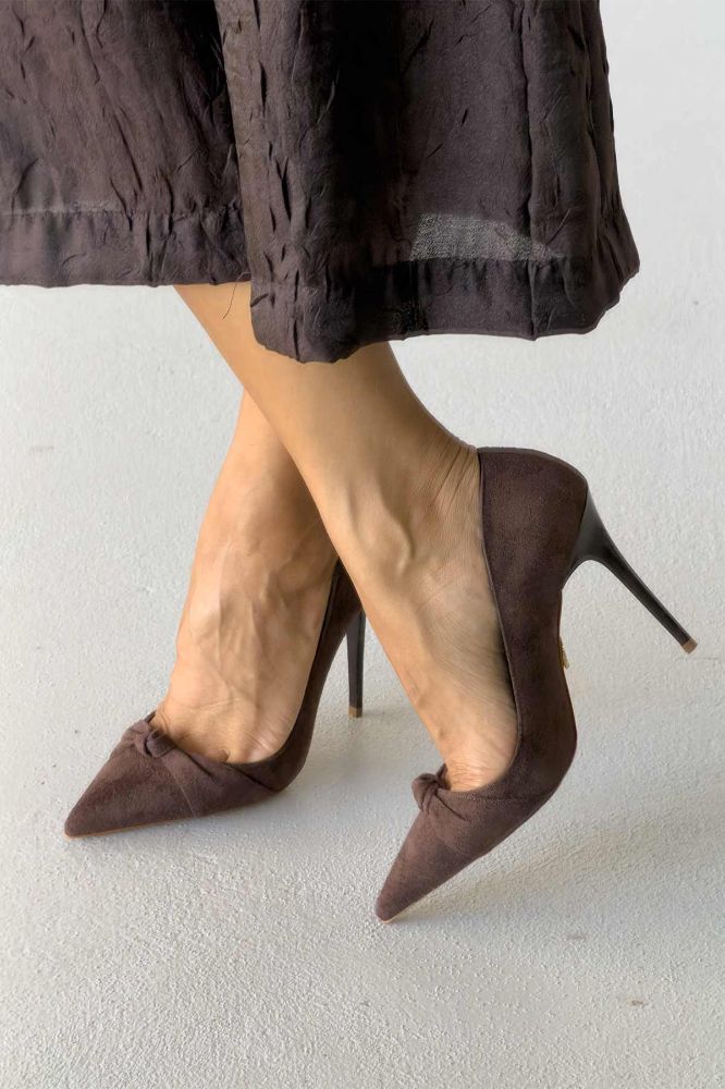 Waldau Fiyonk Detaylı İnce Topuk 10 Cm Kahverengi Süet Stiletto resmi